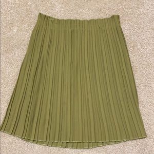 Army green pleated skirt. Small. No brand listed.